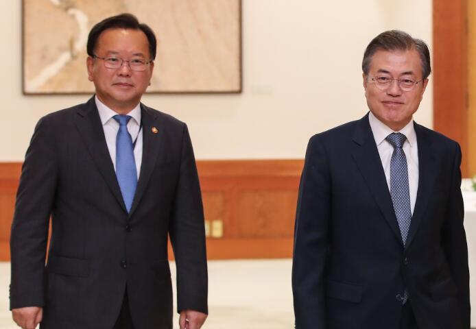 韓國國會批准任命金富謙為新任總理