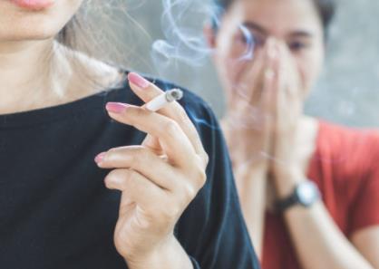 疫情宅在家 日本3成不煙者被迫多吸二手煙