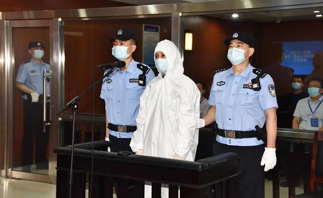 「辣筆小球」被判八個月