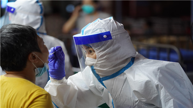 穗番禺區今日開啟全員核酸檢測 全區暫停餐飲堂食