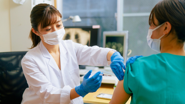 保險公司推出「新冠疫苗接種大抽獎」每年送出逾1.3億元總保額