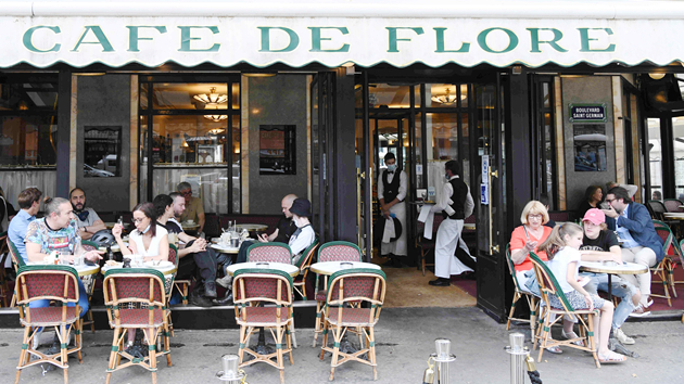 疫情趨緩 法國提前解除室外戴口罩及宵禁令