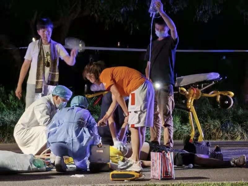 有片 | 男子香蜜公園險猝死，女醫生路過果斷出手相救！