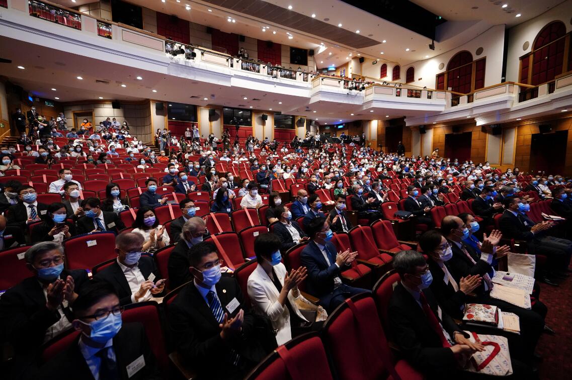 訪港天團分享星辰夢想寄語青年學子 最高尚的愛是愛國家