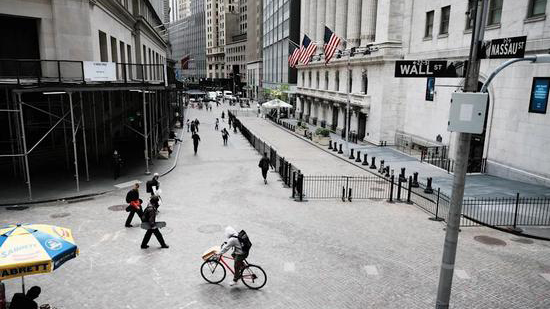 道指收跌150點 納指標普創歷史新高