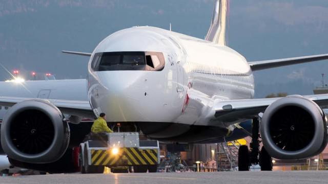 一架波音737貨機因故障在夏威夷海域迫降