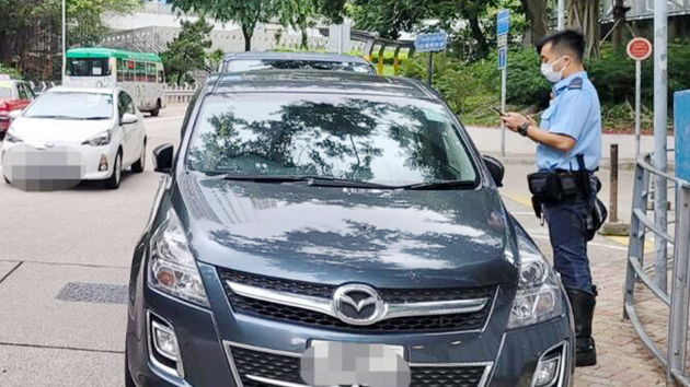 警方東九龍打擊違泊 發逾2000張告票拖走7車