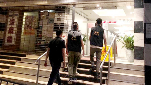 警方灣仔搗破違規經營酒吧 檢控2名負責人