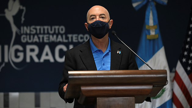 美國國土安全部長向海地人民喊話：不要來美國