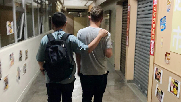 觀塘派對房違規營業 警拘2負責人