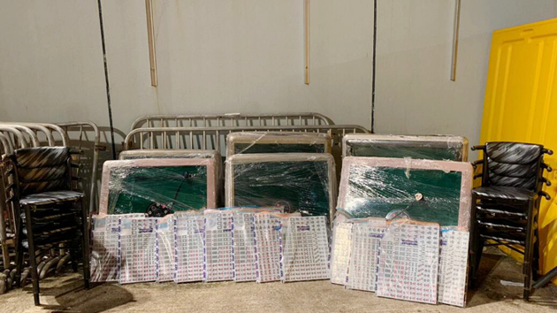 警方深水埗搗非法麻雀賭檔 拘1負責人9賭客