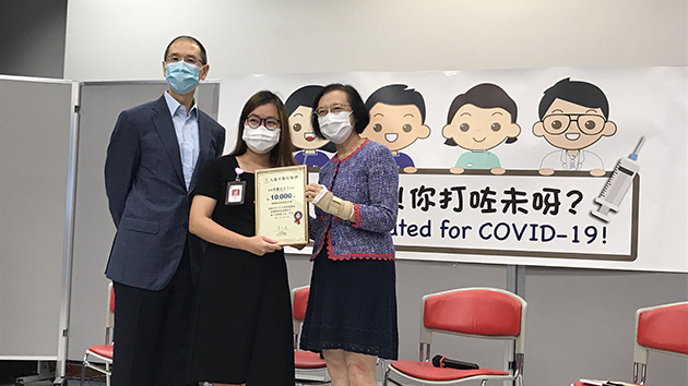 陳肇始到訪伊院 呼籲更多前線醫護接種疫苗