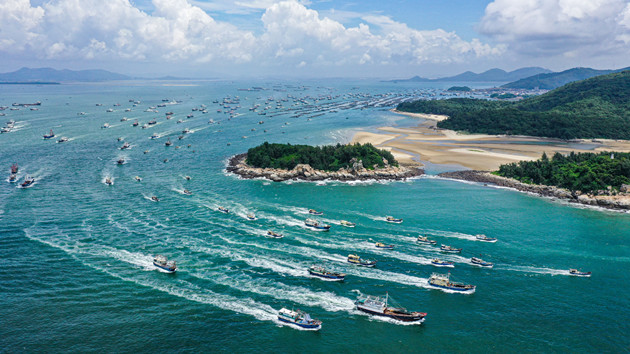 廣東陽江閘坡漁港千帆競發 南海迎來開漁季