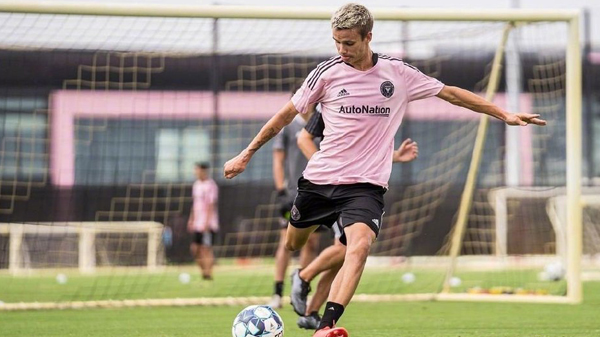 貝克漢姆二兒子成為職業球員