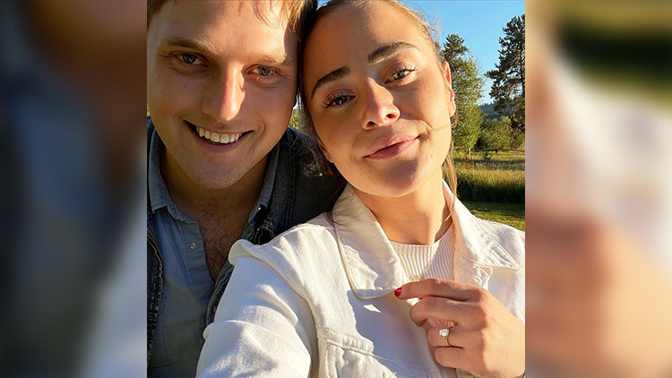 圖集 | 外媒：拜登孫女娜奧米IG分享訂婚消息