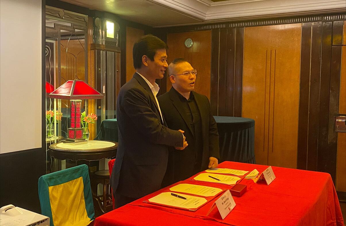 華夏文化科技委任金融界拳王李振邦為CEO VR Global