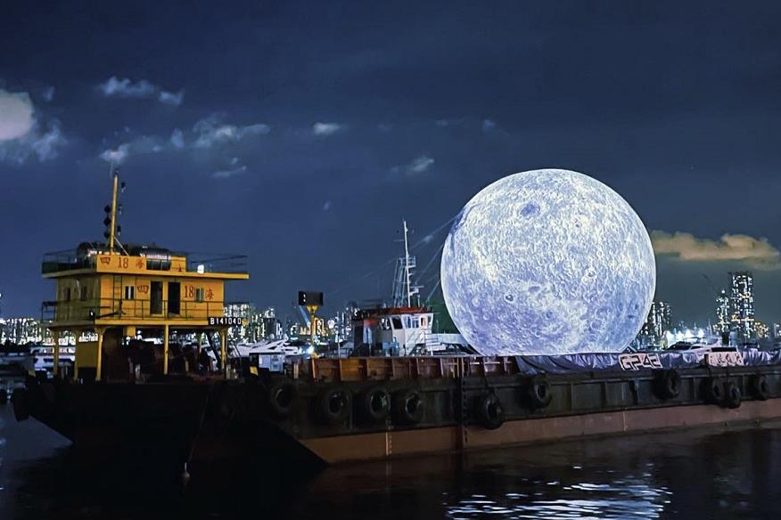 【玩樂】觀塘海濱賞「燈」 巨型月亮過中秋