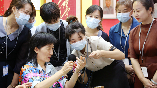 「傳承匠心，百年繡夢」 刺繡藝術展亮相深圳文博會