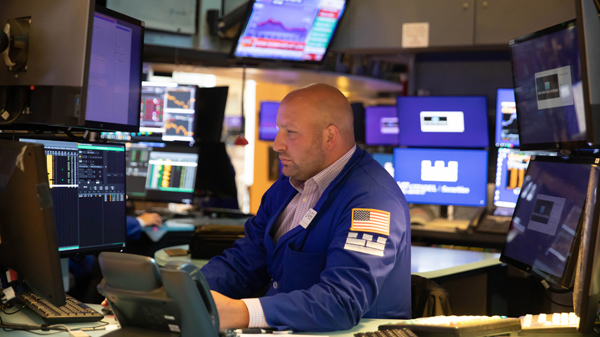 通脹高企 美股早段反覆 道指升納指跌