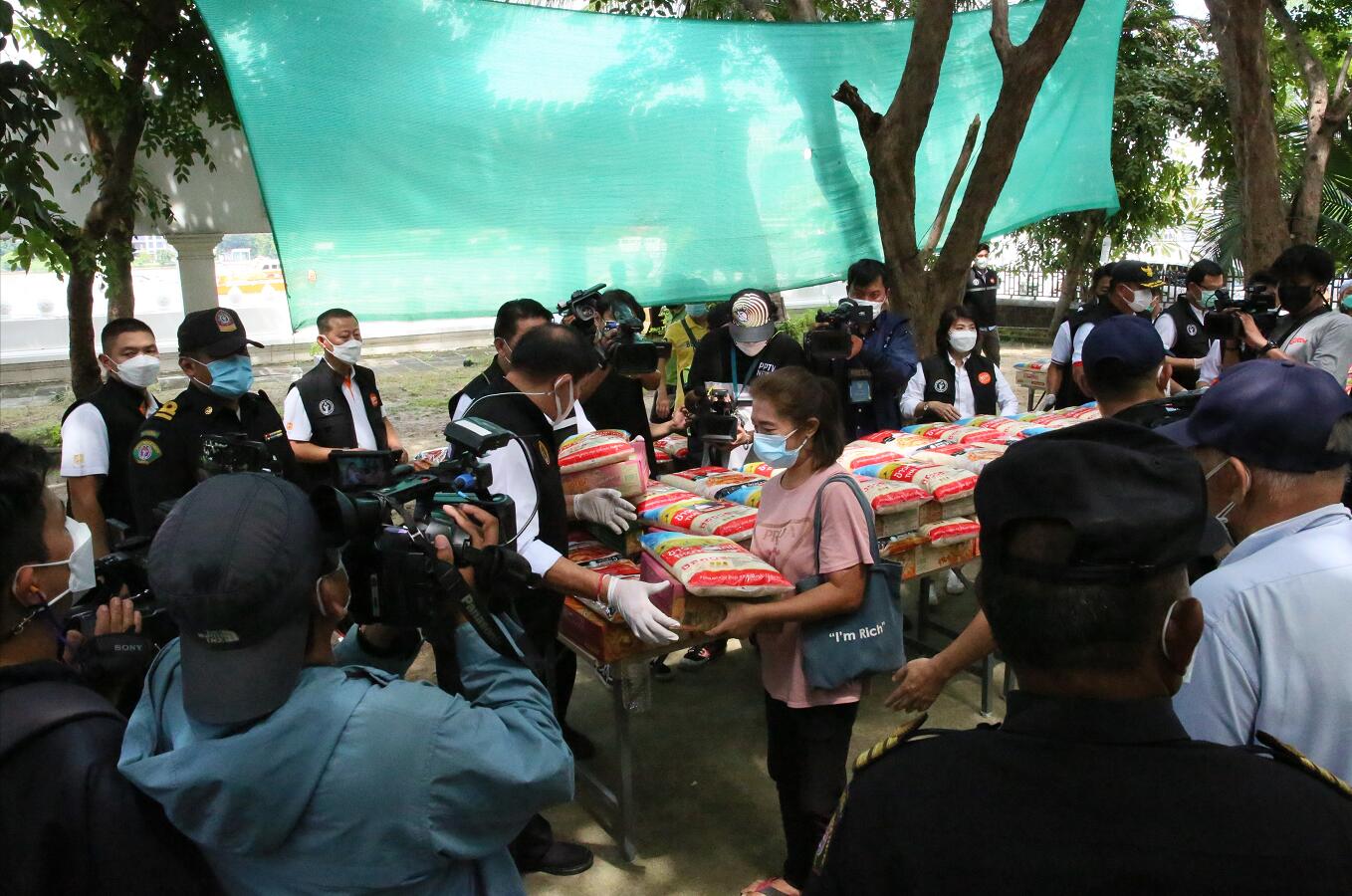 湄南河水位持續上漲 泰國曼谷嚴陣以待