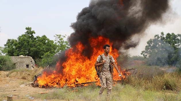 也門政府軍與胡塞武裝交火釀至少82死