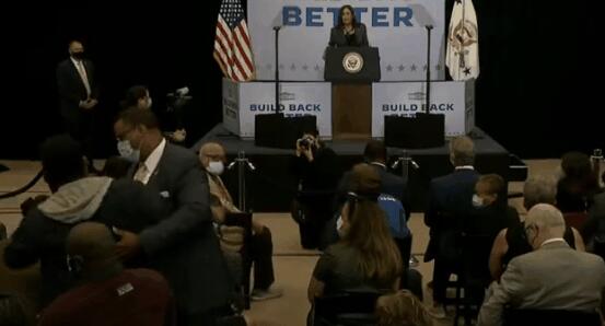 當眾質問副總統！美國男子怒斥賀錦麗不和中國合作