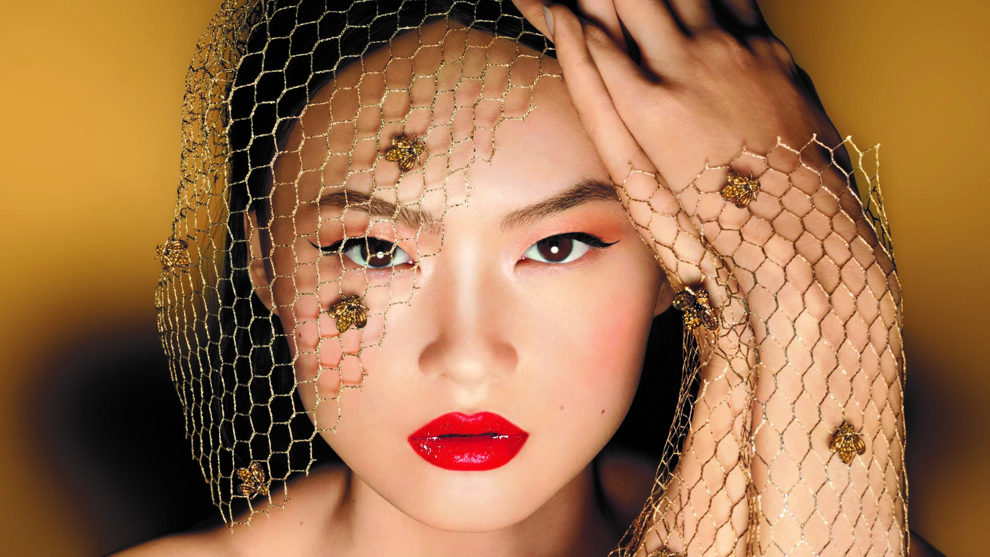 【美容】嬌蘭推出限量系列 打造節日璀璨彩妝