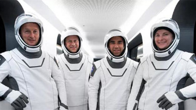 因太空人健康狀況  SpaceX「龍」飛船推遲發射