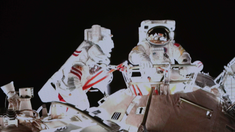 神舟十三號出艙：可通過航天服顏色分辨航天員