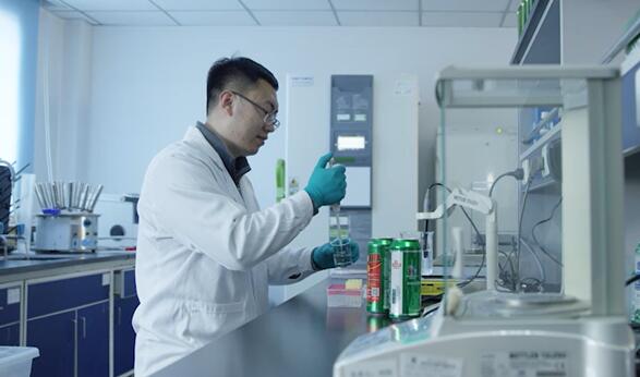 青島啤酒深度加碼科技研發 夯實釀造技術研究新高地