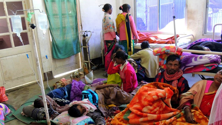 印度比哈爾邦假酒案死亡人數升至106人 823名嫌疑人被捕