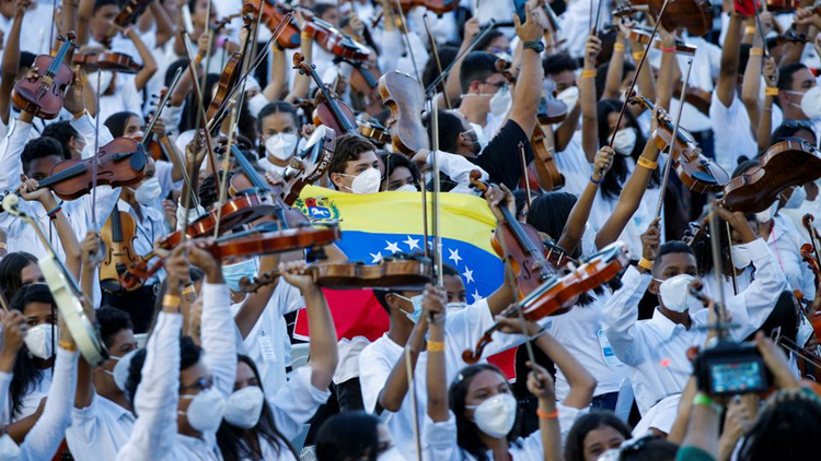 委內瑞拉衝擊「世界上最大管弦樂團」健力士紀錄