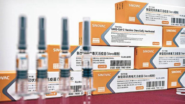 何栢良：放寬接種科興疫苗年齡下限宜分階段實施