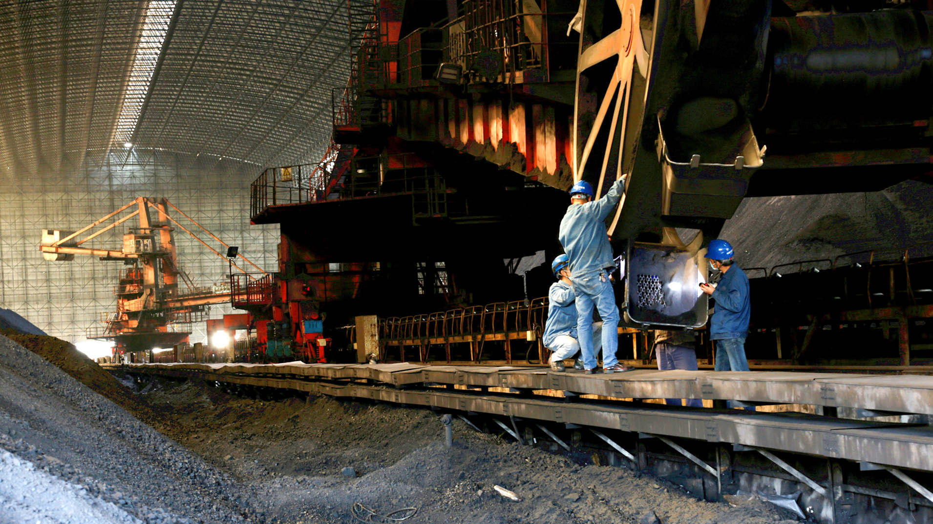 發改委：本月底電廠存煤望超1.4億噸 目前可用22天