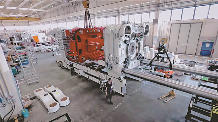 智能電動車產業狂飆突進 港府牽頭投資有助港企添動力