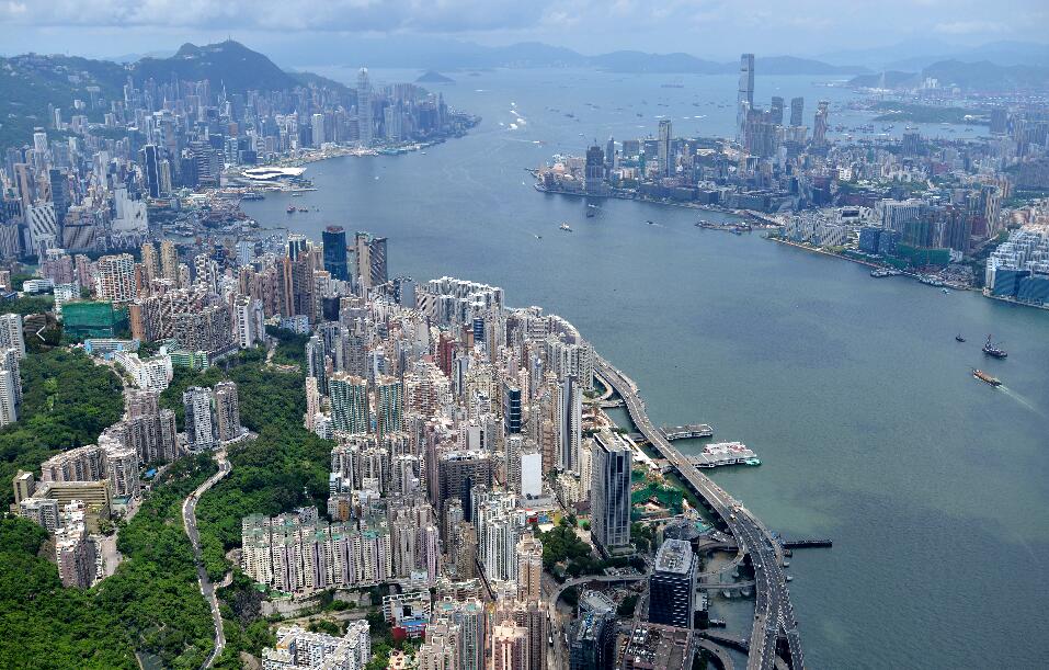 內地客南下難 港保險業重挫  首三季新保單金額跌92.7%