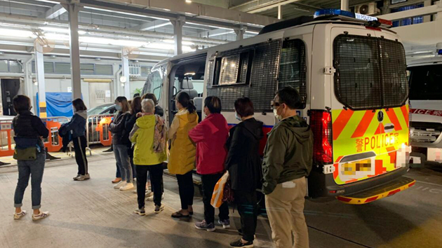 警冚香港仔非法賭檔 拘捕11名男女