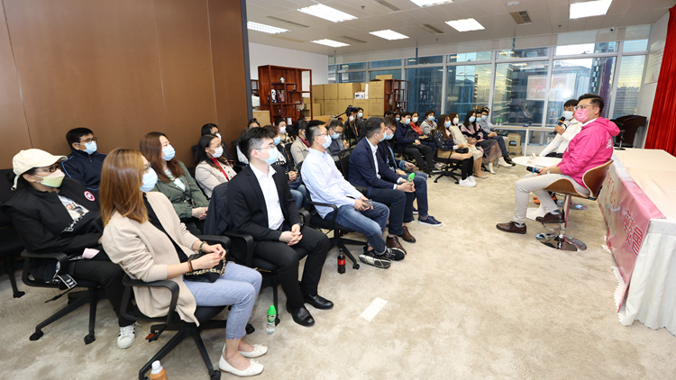 梁文廣黃金寶同港青分享自身經歷 倡政府改善及增加社區運動設施