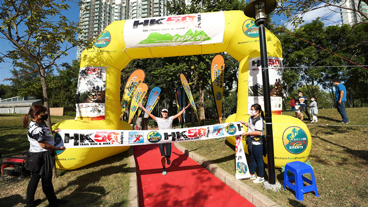 香港土生土長日籍跑手奪得大嶼山50  54公里女子組冠軍
