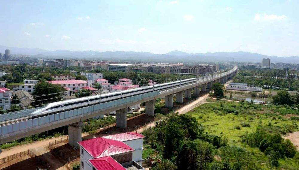 京港高鐵贛州至深圳段開通運營 南昌至深圳3小時30分可達 