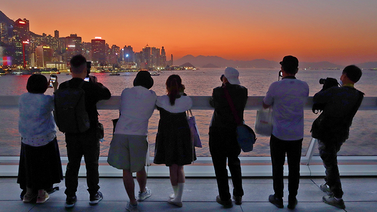 圖集｜一抹晚霞醉夕陽 維港傳來喝采聲