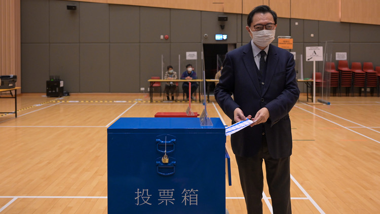 馮驊：票站保持政治中立  3口岸票站將直播點票接受監察