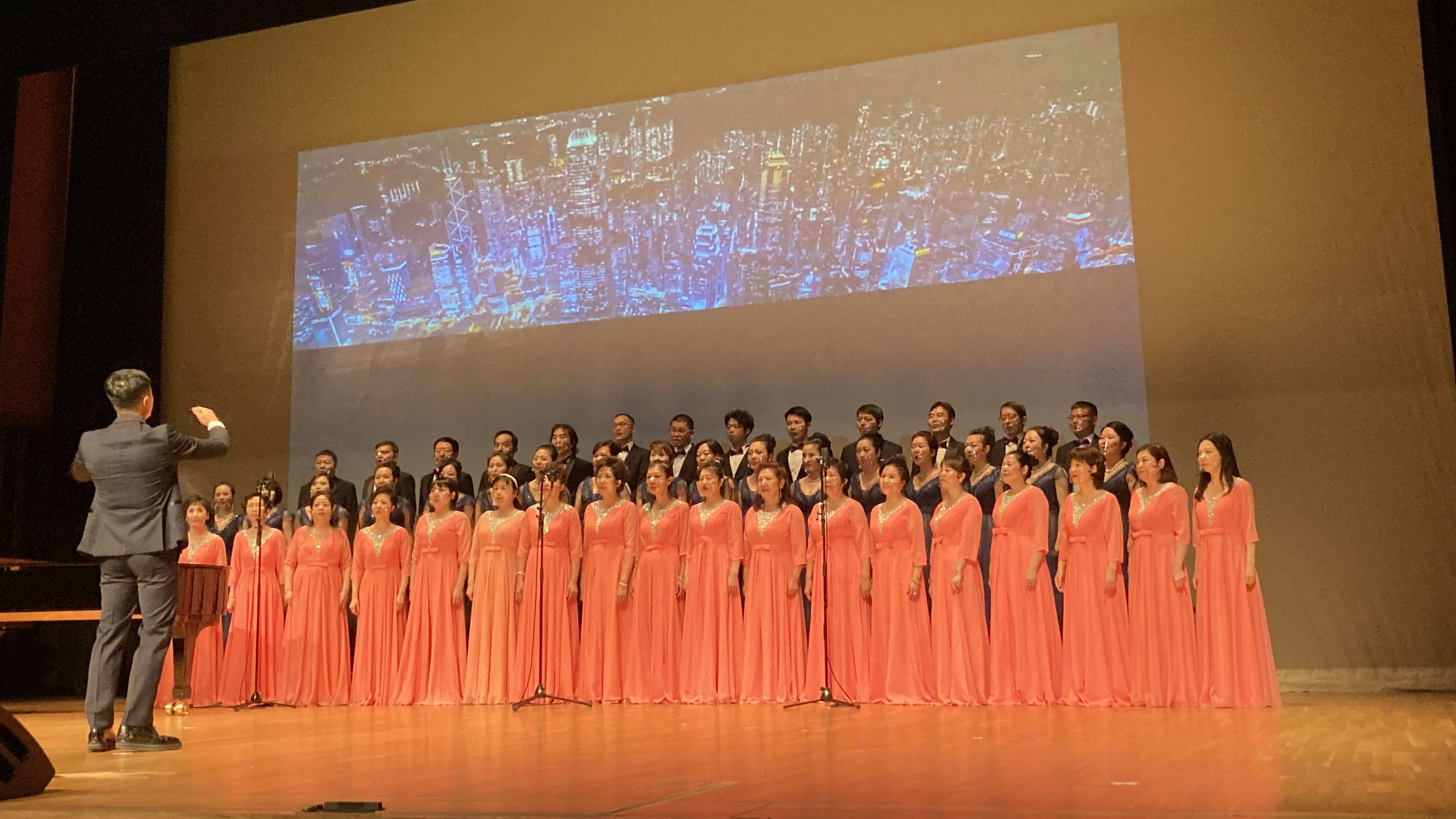 翔韻藝術團辦祝福祖國音樂會