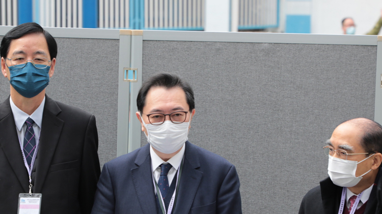 馮驊：再多三票站因電子選民登記冊出問題須延長投票時間