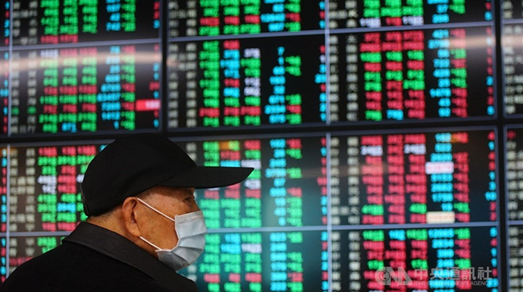 台股早盤跌逾60點 跌破17800點