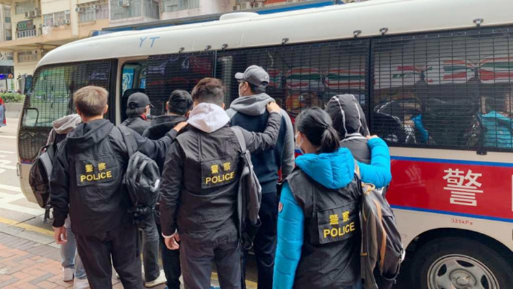 警方搗破油麻地非法賭檔 拘捕8人