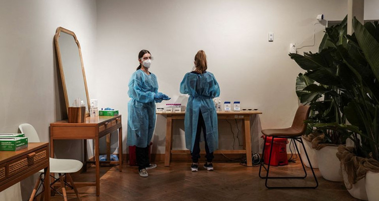 美國上周因Omicron新增新冠肺炎病例佔58.6%