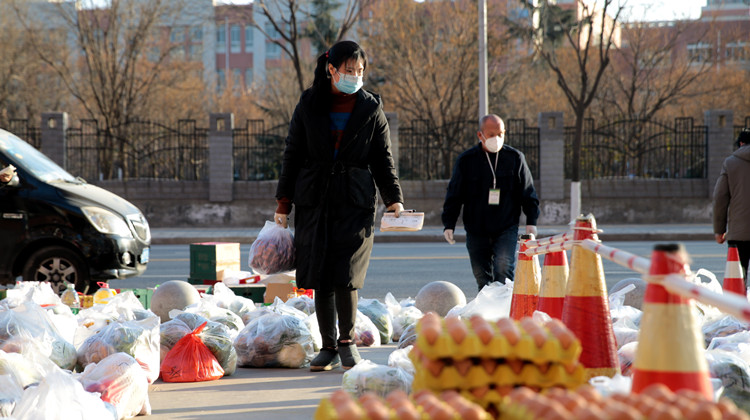 西安累計報告確診過千例  目前生活必需品市場供應總量充足