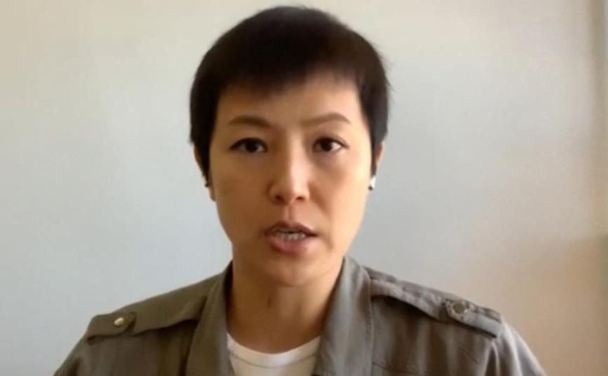 何韻詩獲准保釋 離開警署時神色凝重