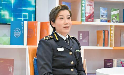 【商報專訪】新關長何珮珊接受本報記者訪問  海關做足全面通關準備